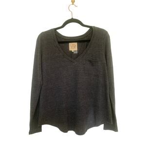 Chaser - Long Sleeve V-Neck Split Back Gray Top - Size Medium *NEW* Shirt